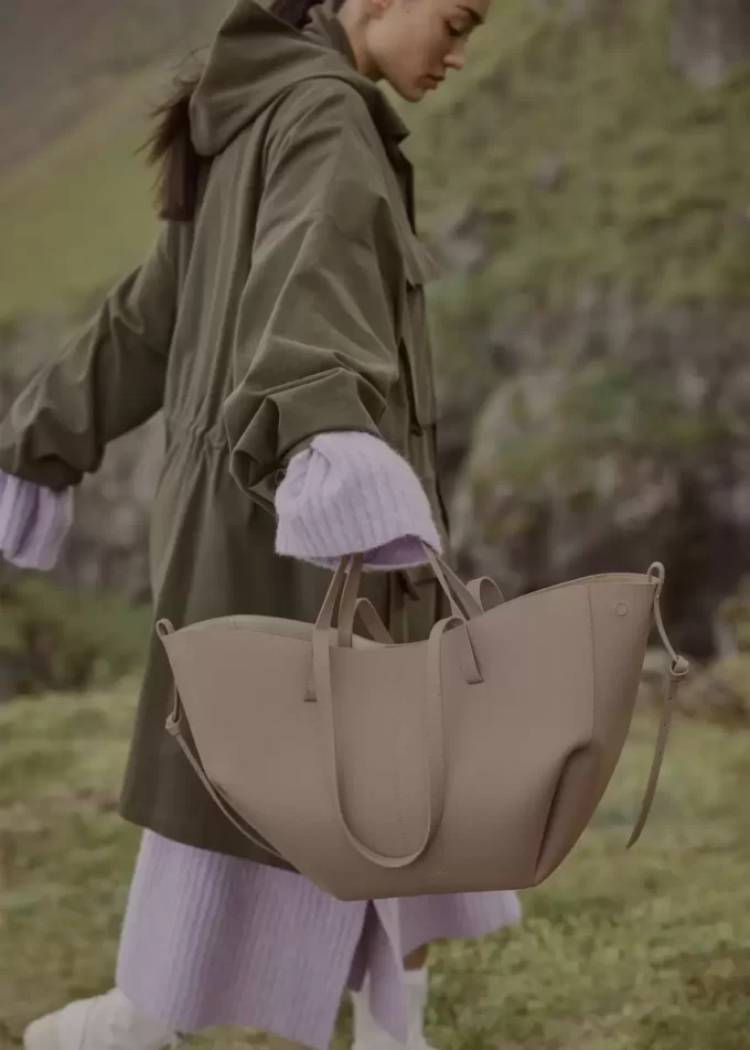 Cyme Edition Strukturiertes Taupe
