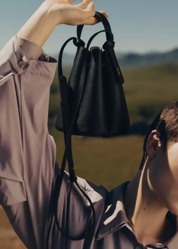 Numéro Huit Mini Edition Strukturiertes Schwarz