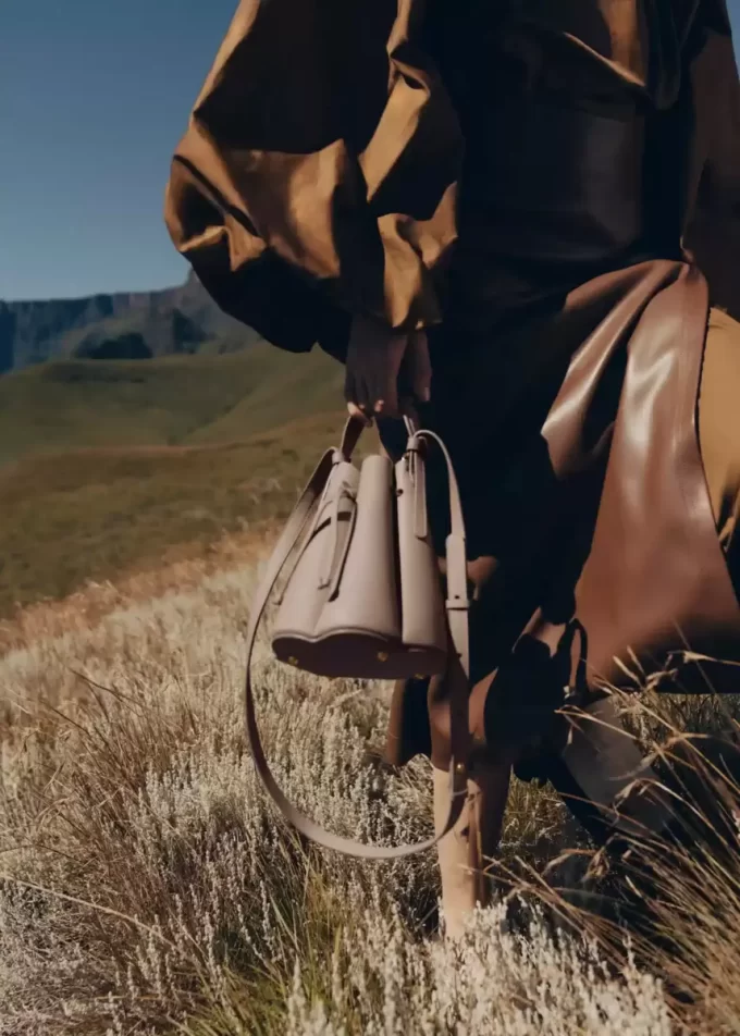 Numéro Huit Mini Edition Strukturiertes Taupe